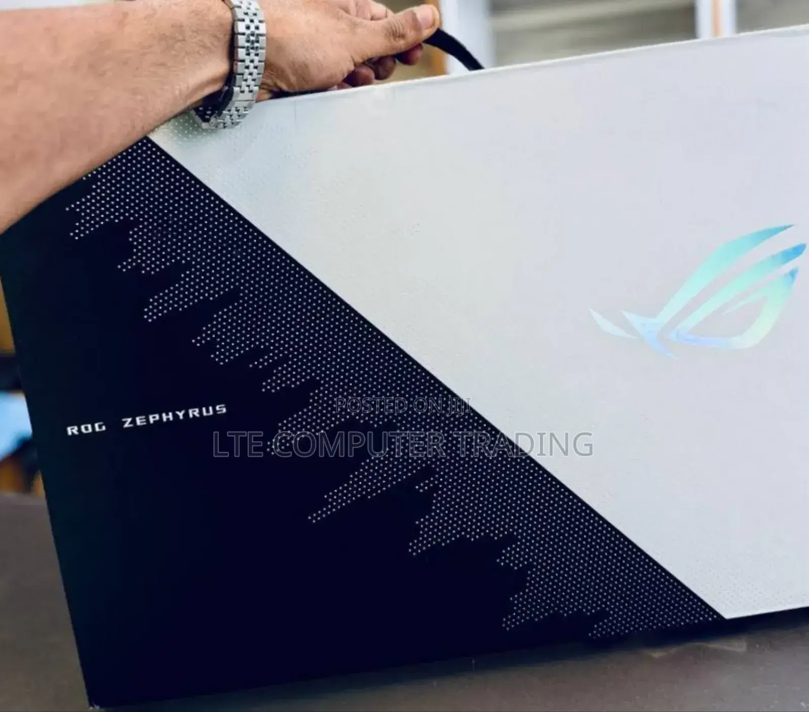 New Laptop Asus ROG Zephyrus G16 32GB Intel Core i9 SSD 1T