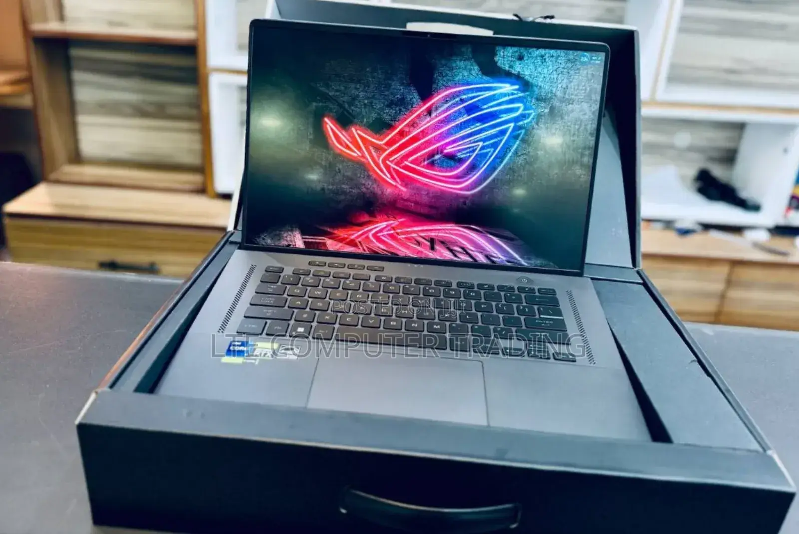 New Laptop Asus ROG Zephyrus G16 32GB Intel Core i9 SSD 1T