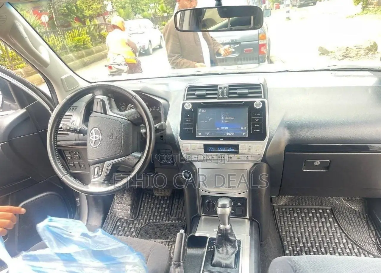 Toyota Land Cruiser Prado 2020 Silver