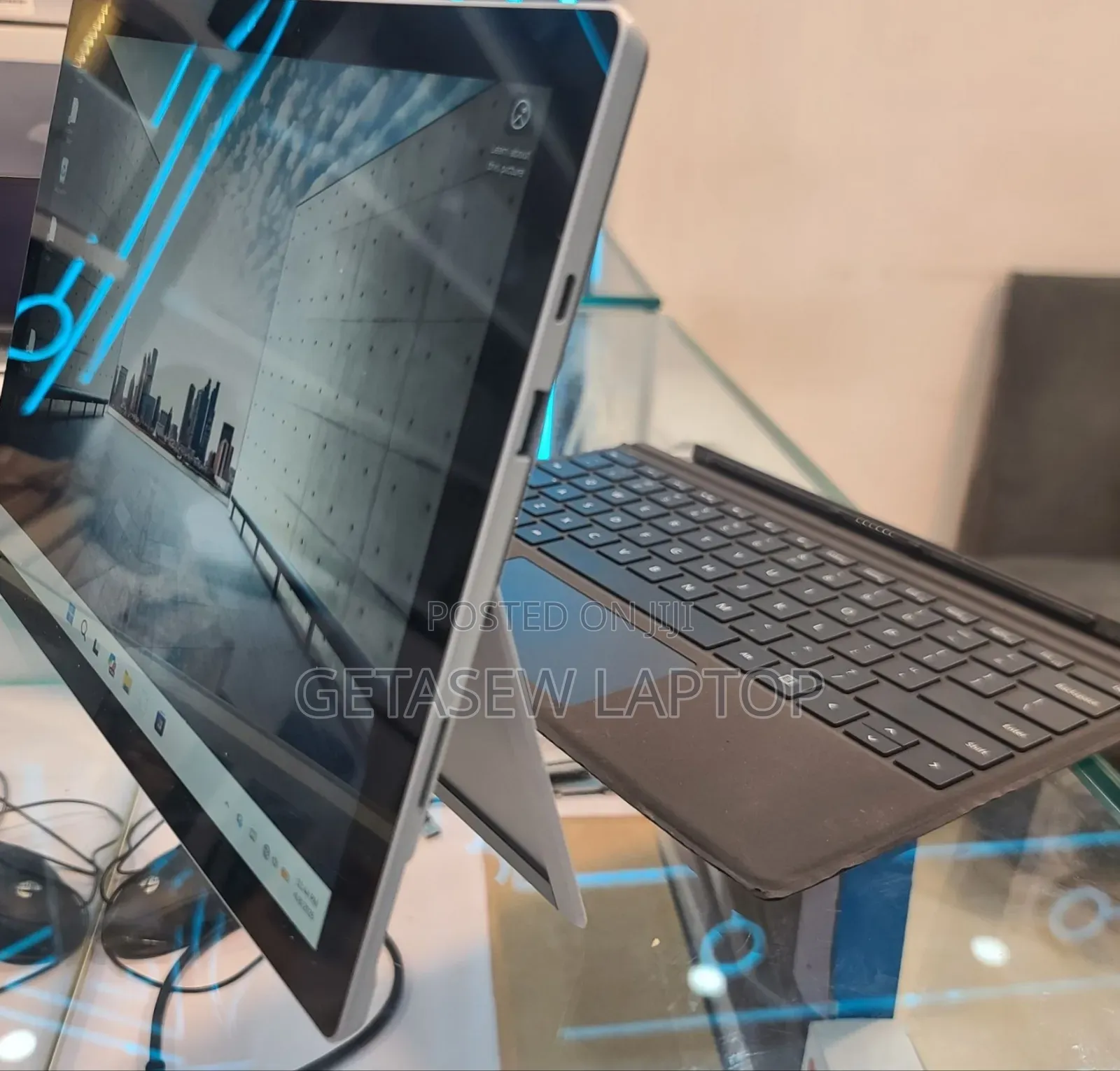 New Laptop Microsoft Surface Pro 7 16GB Intel Core i7 SSD 256GB