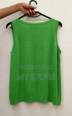 Sleeveless, Knitted Top