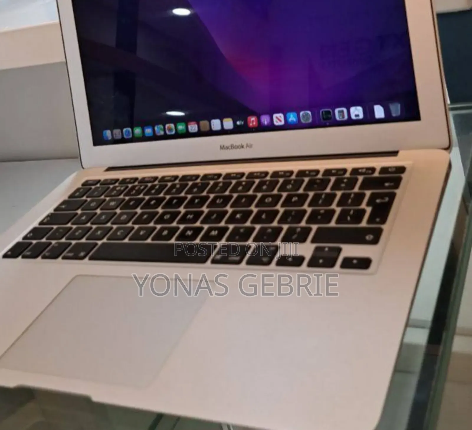 New Laptop Apple MacBook 8GB Intel Core i5 SSD 128GB
