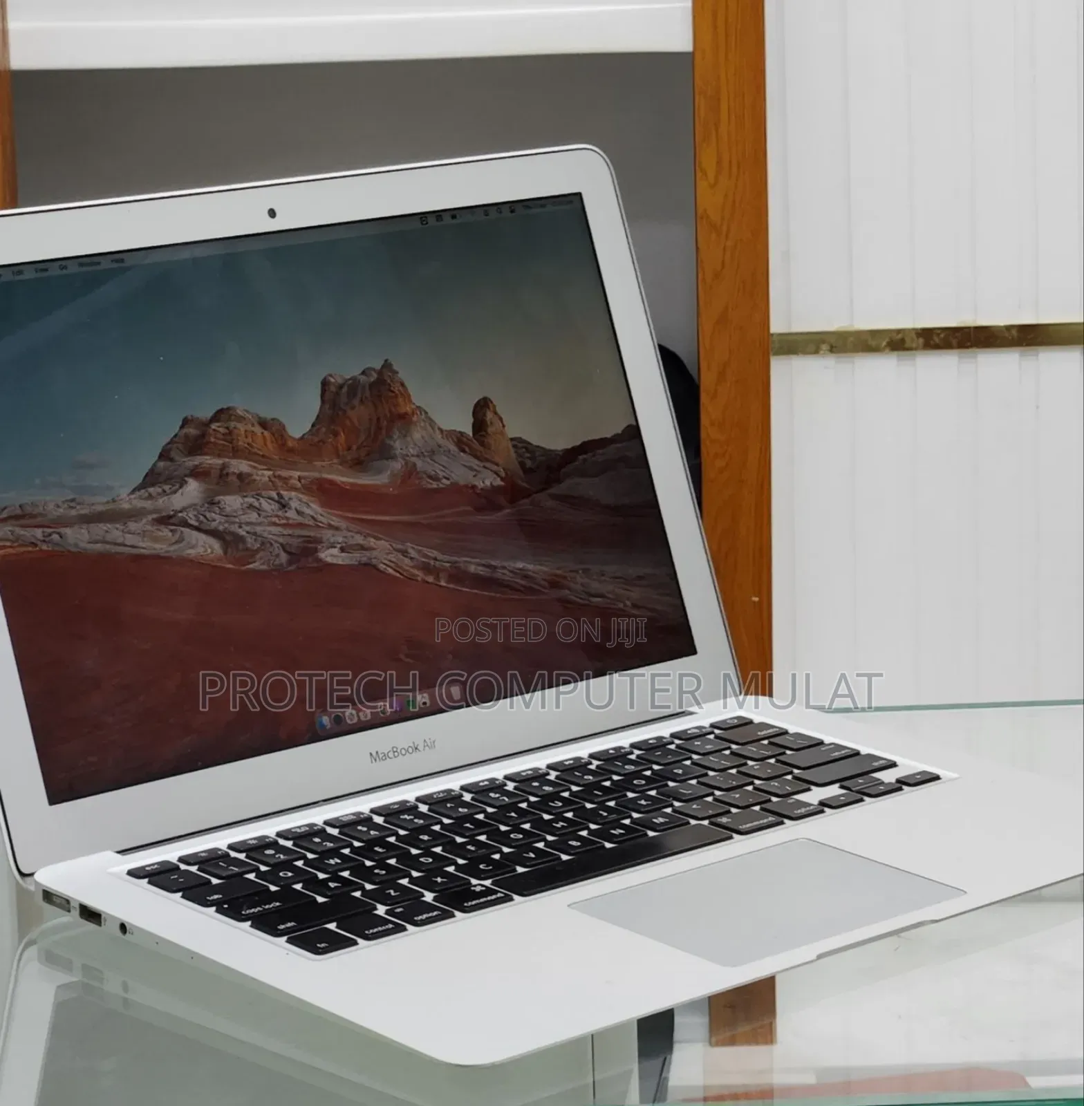 New Laptop Apple MacBook Air 2015 8GB Intel Core i5 SSD 128GB