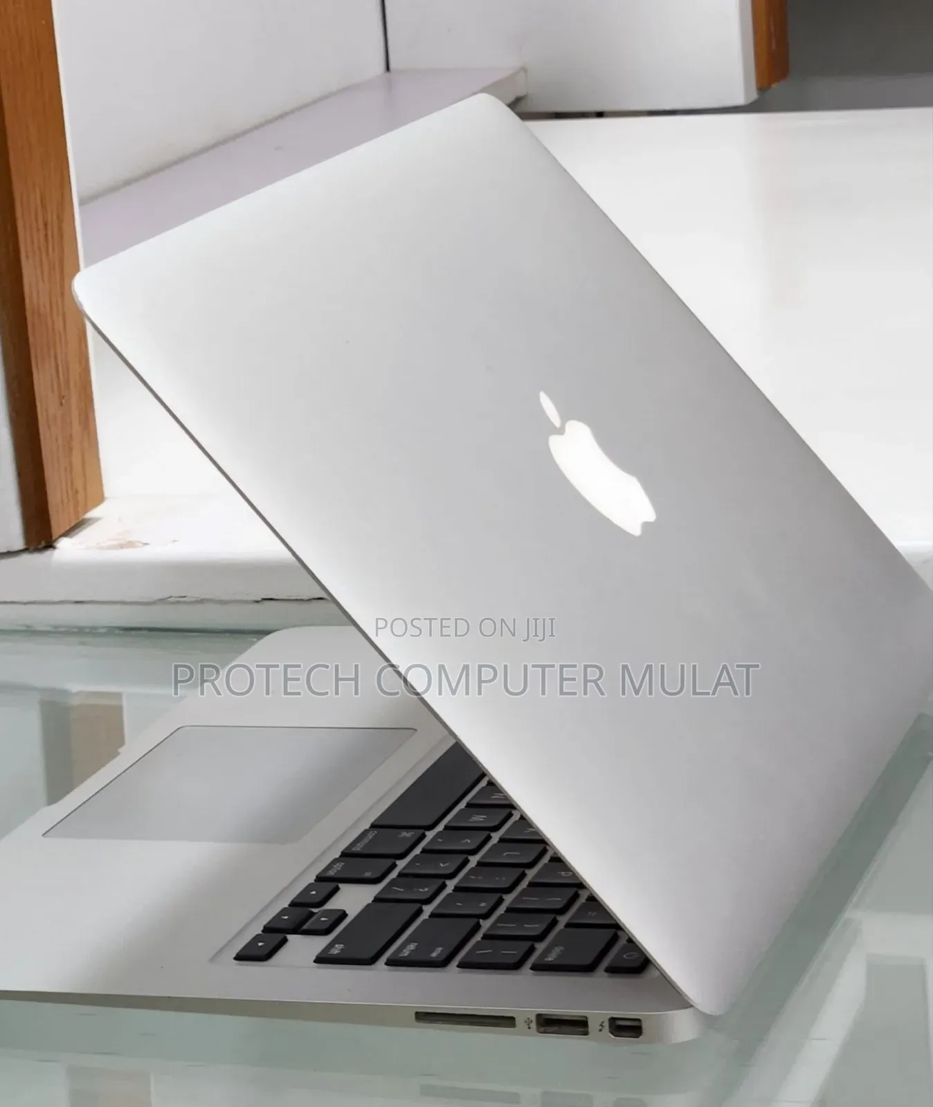 New Laptop Apple MacBook Air 2015 8GB Intel Core i5 SSD 128GB