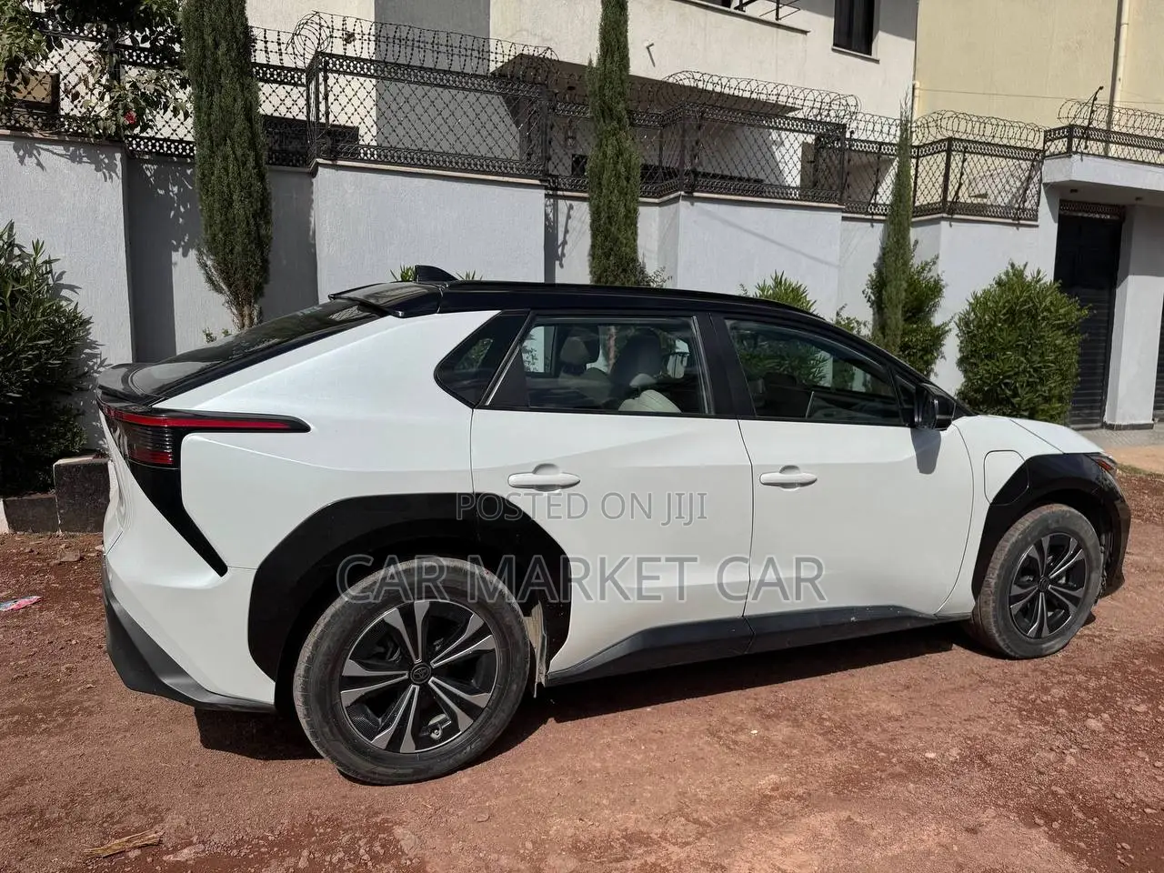 Toyota bZ4X 71.4 kWh FWD 2023 White