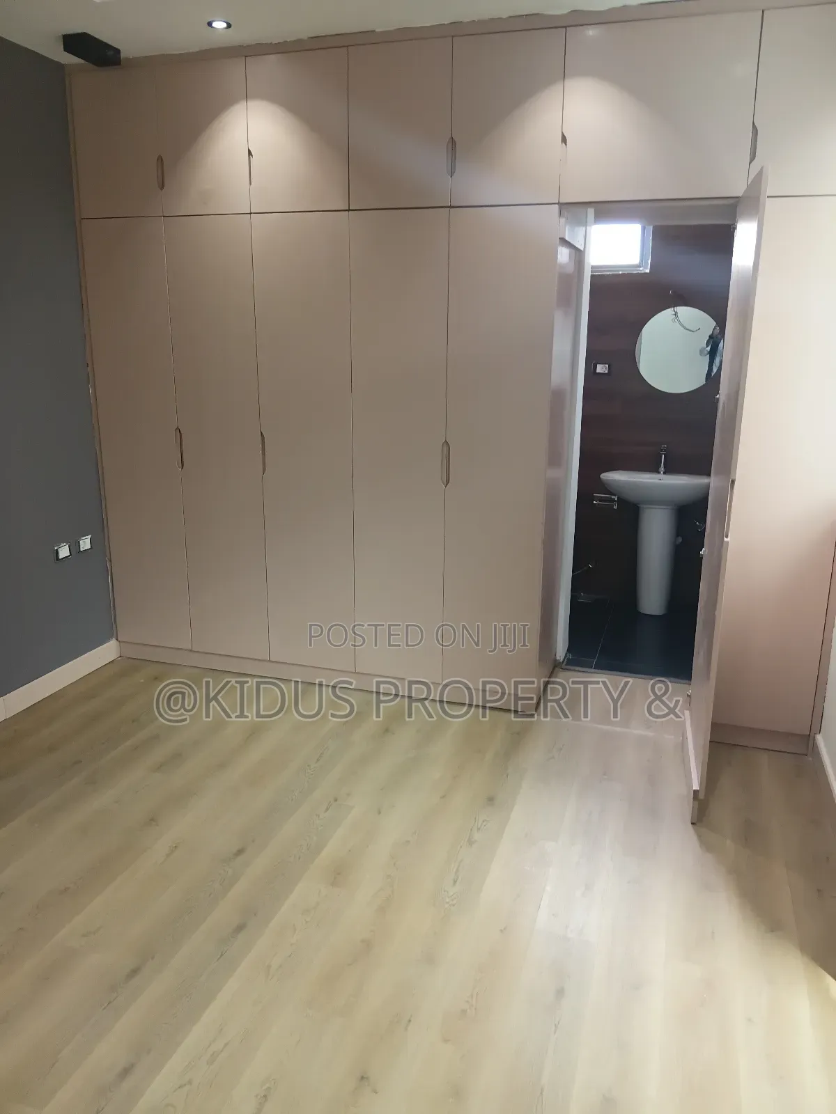 2bdrm Apartment in Africa Union Au, Nifas Silk-Lafto for rent
