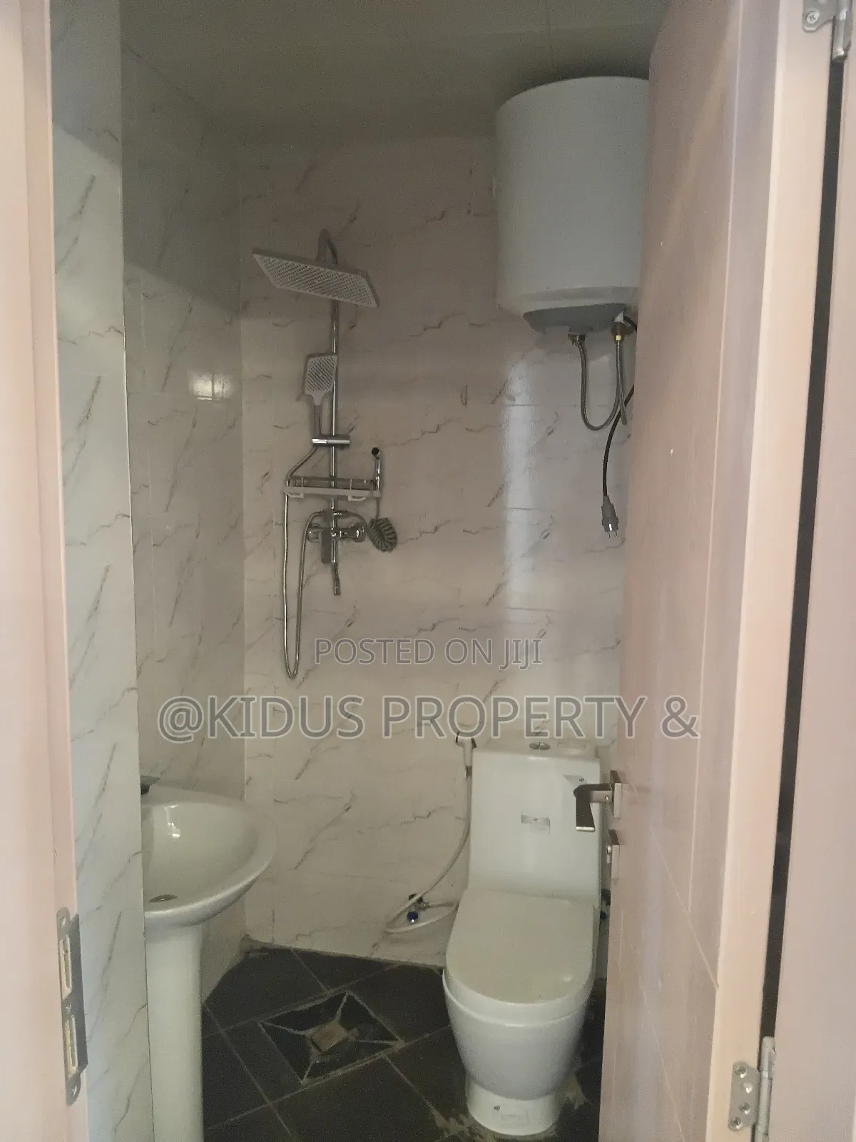 2bdrm Apartment in Africa Union Au, Nifas Silk-Lafto for rent