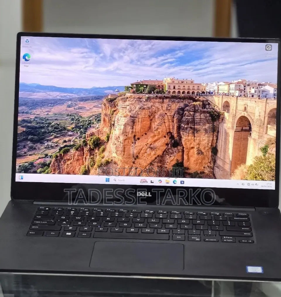 New Laptop Dell Precision 5520 16GB Intel Core i7 SSD 512GB