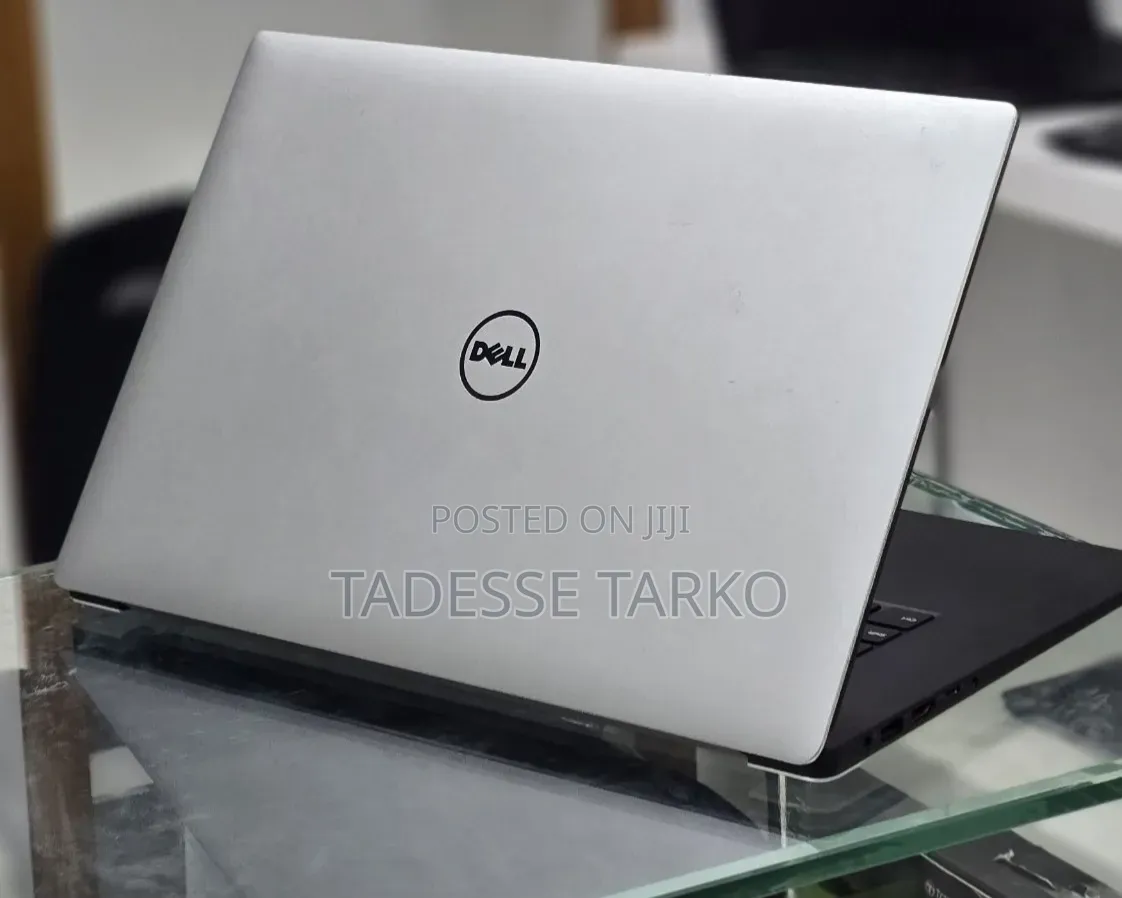 New Laptop Dell Precision 5520 16GB Intel Core i7 SSD 512GB