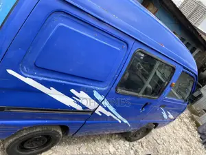 Car 2004 Blue