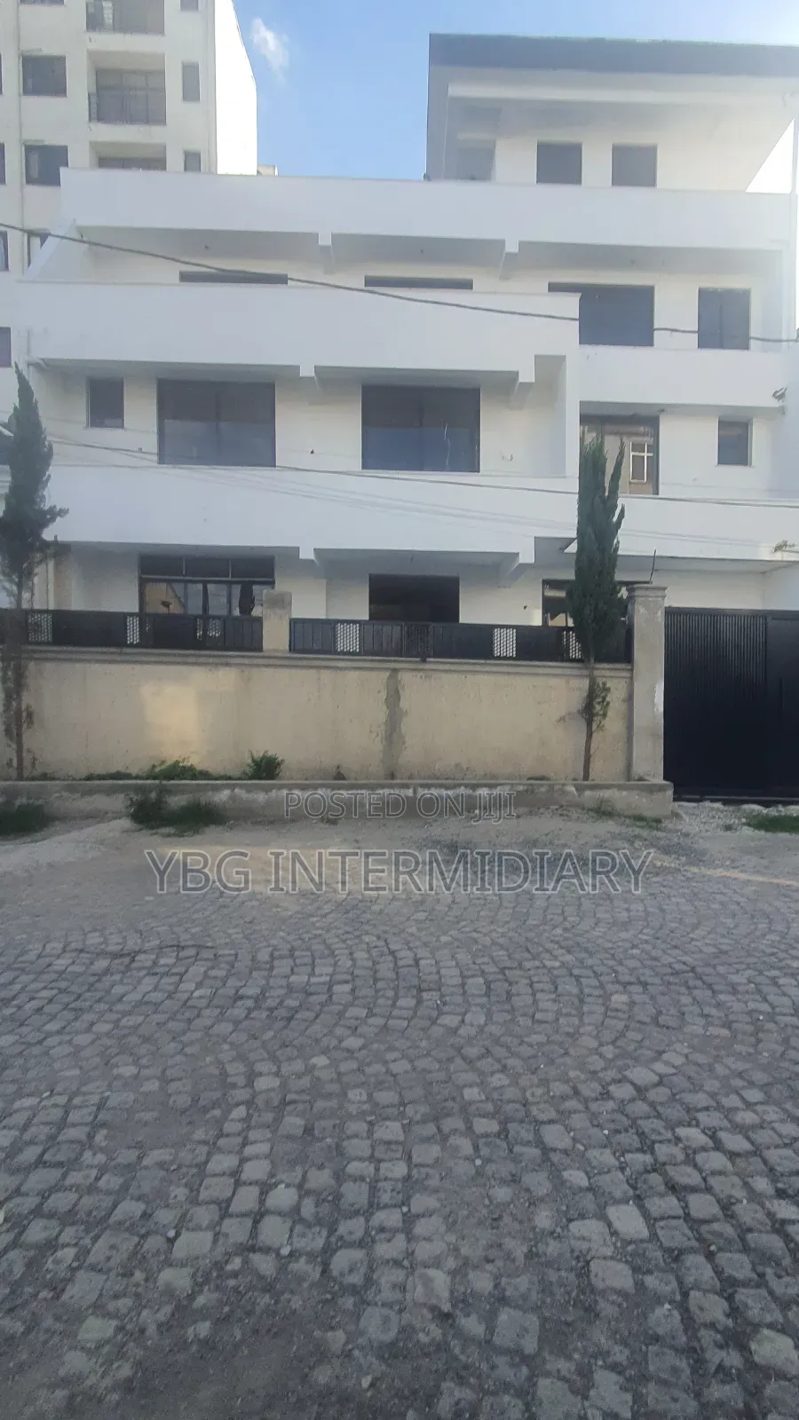 Furnished 5bdrm House in Ayat Kibirdemena, Yeka for sale