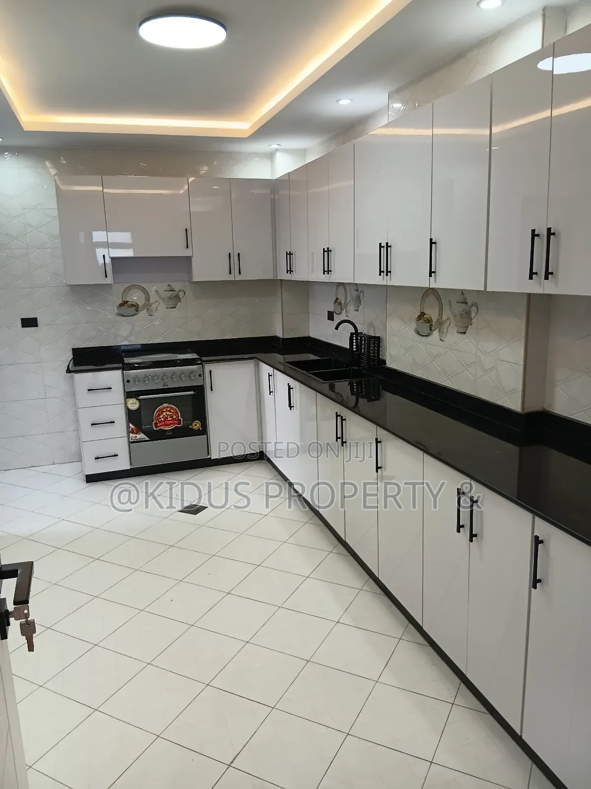 3bdrm Apartment in Africa Union (Au), Nifas Silk-Lafto for rent
