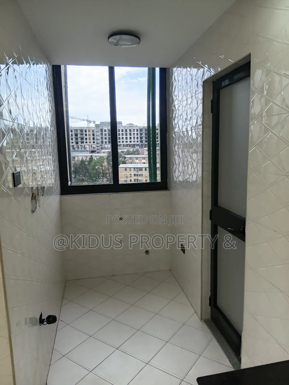 3bdrm Apartment in Africa Union (Au), Nifas Silk-Lafto for rent