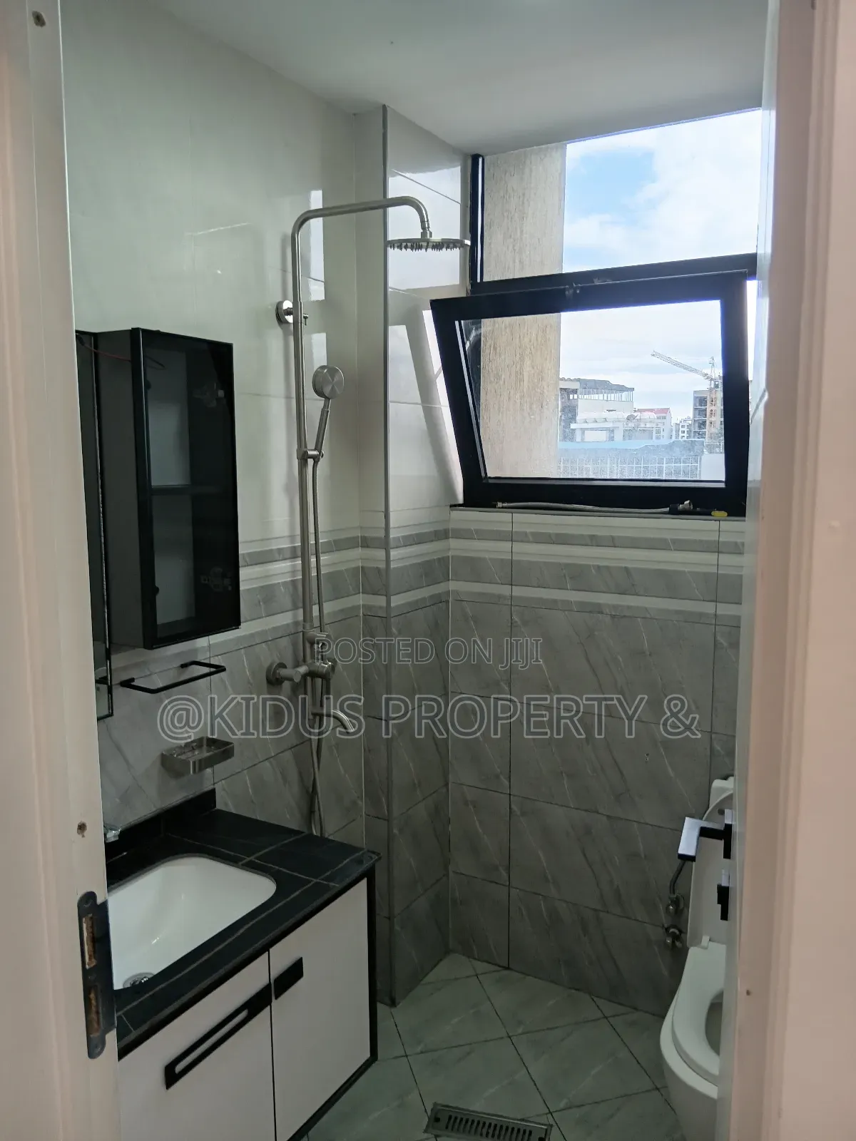 3bdrm Apartment in Africa Union (Au), Nifas Silk-Lafto for rent