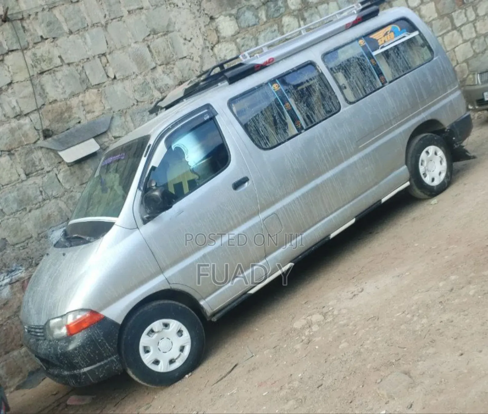 Toyota HiAce 2001 Silver