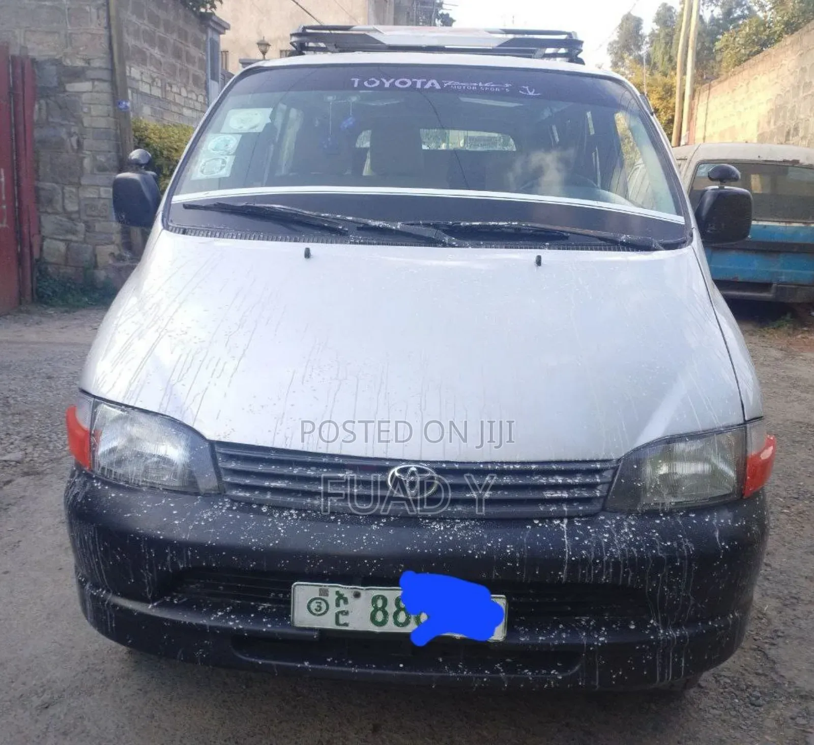 Toyota HiAce 2001 Silver