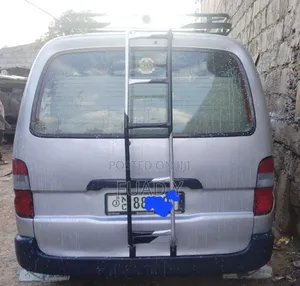 Toyota HiAce 2001 Silver