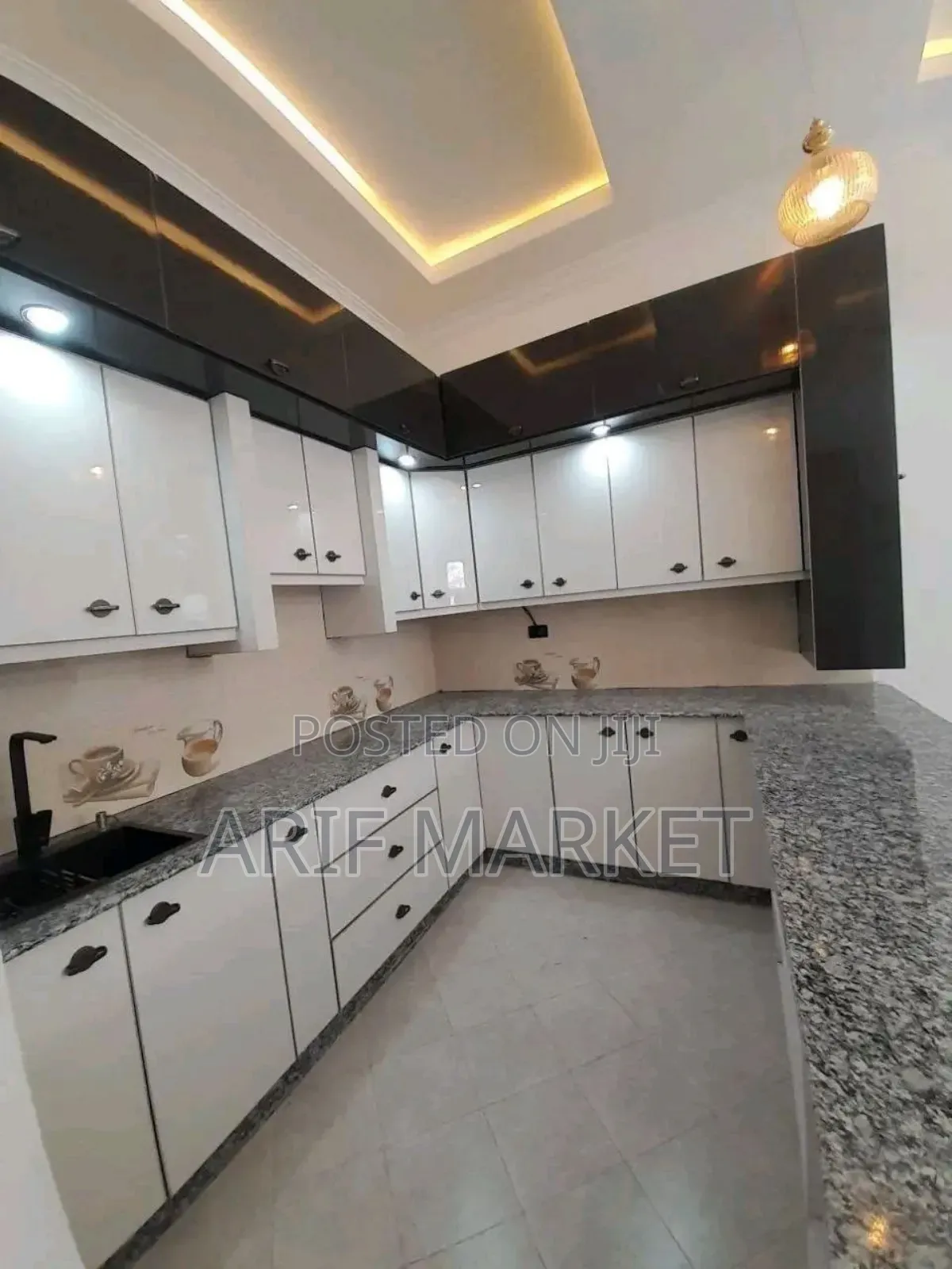 Furnished 4bdrm Villa in Bole for sale