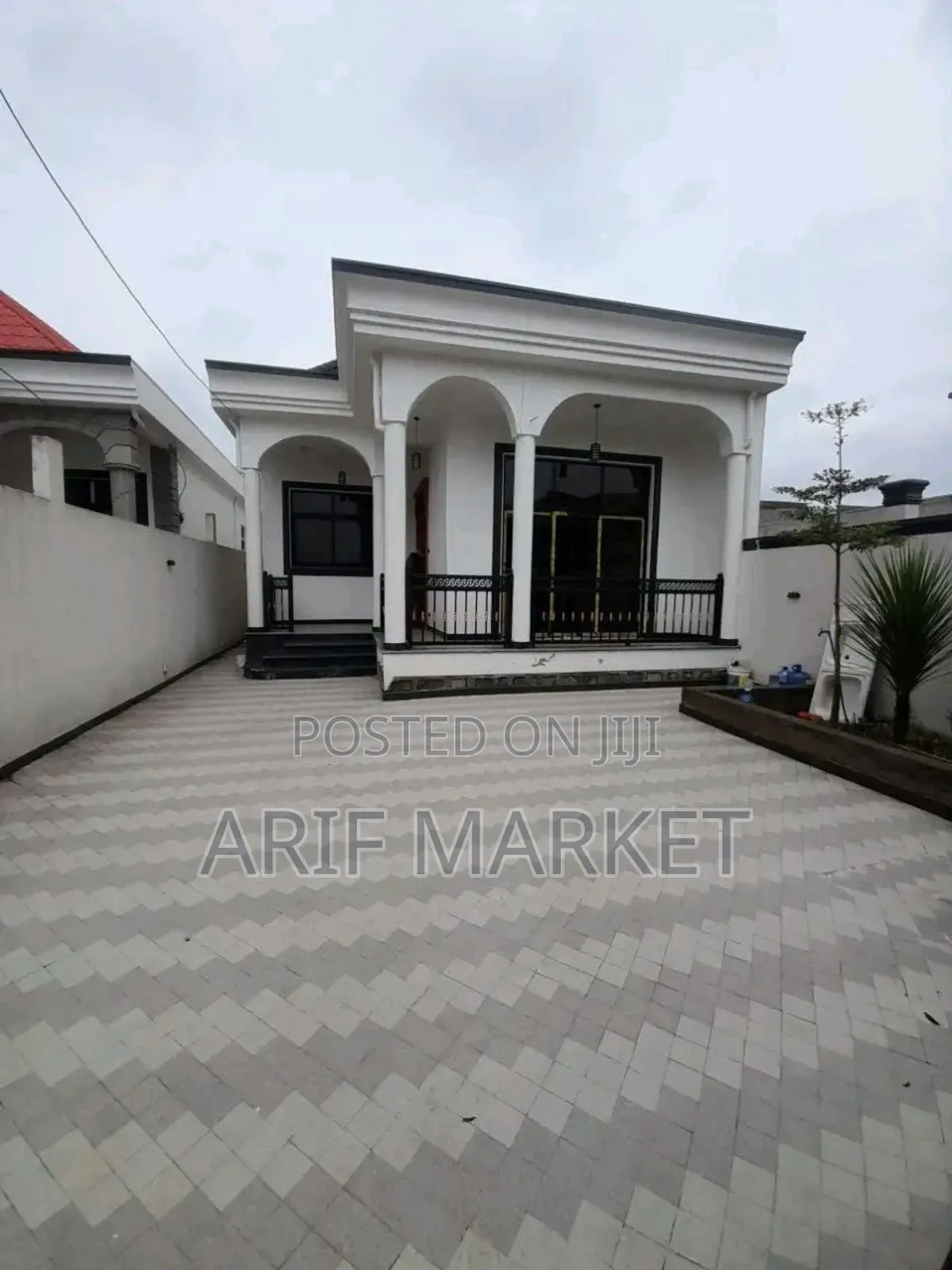 Furnished 4bdrm Villa in Bole for sale