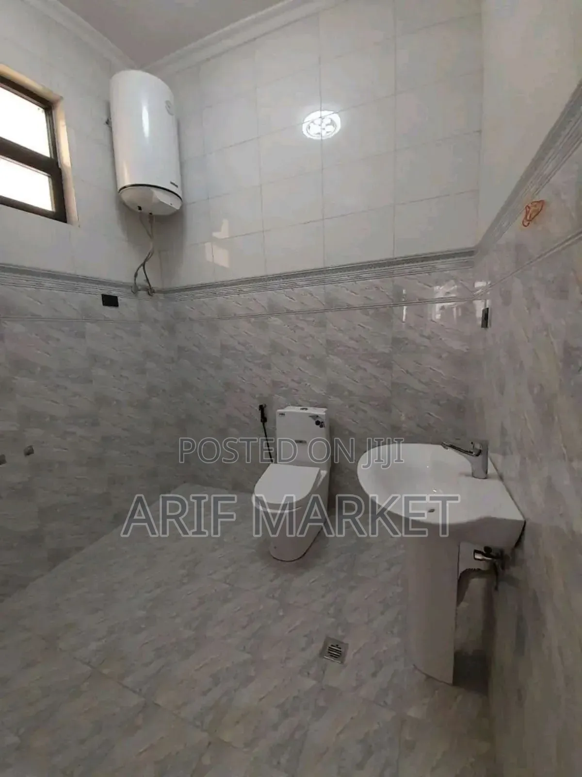 Furnished 4bdrm Villa in Bole for sale