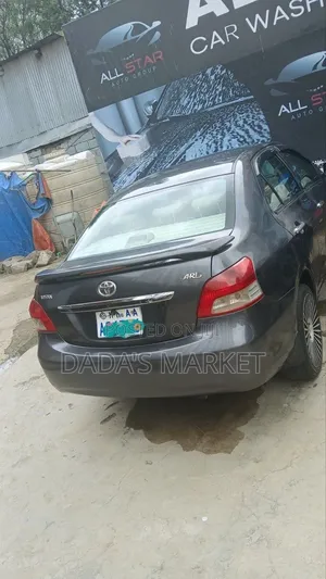 Toyota Yaris 2010 Black