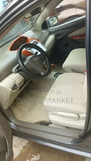 Toyota Yaris 2010 Black