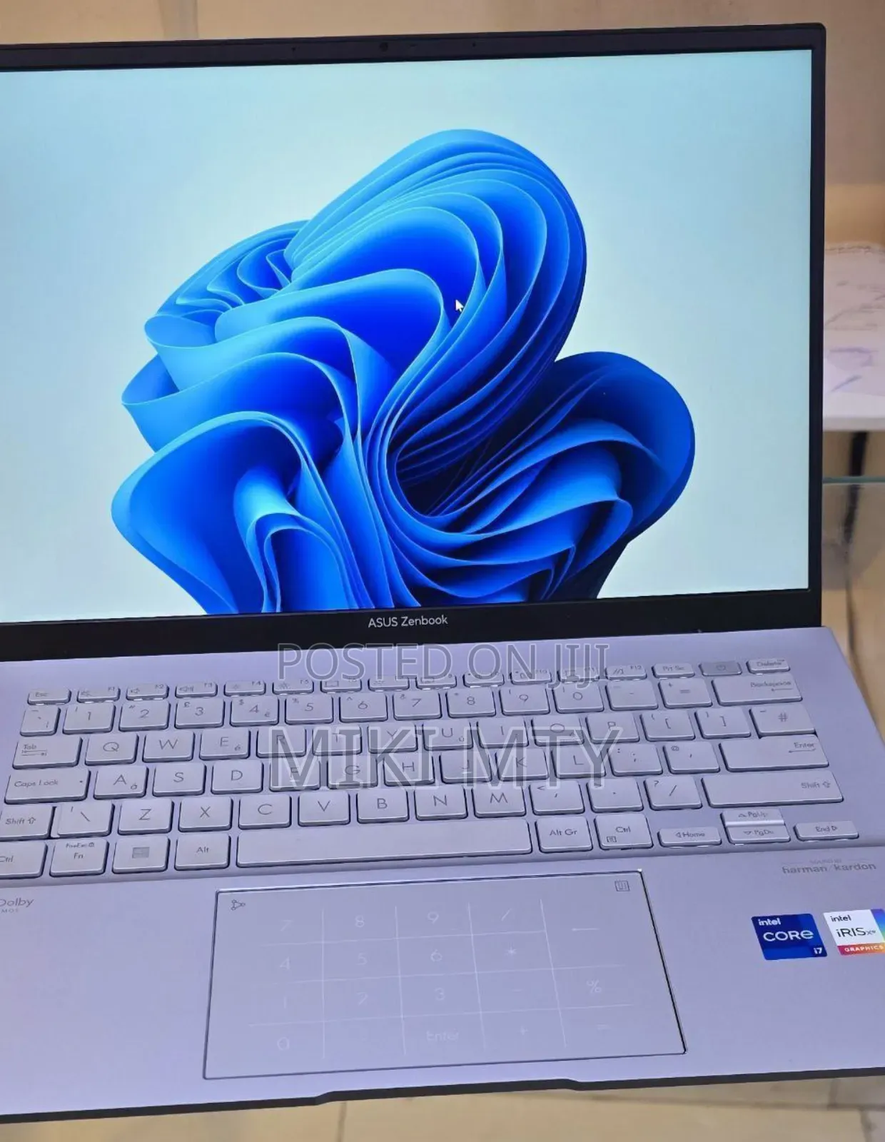 New Laptop Asus ZenBook UX303LN 16GB Intel Core i7 SSD 512GB