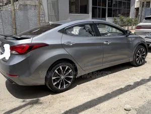 Hyundai Avante 2015 Gray
