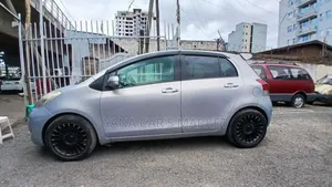 Toyota Yaris 2010 Gray