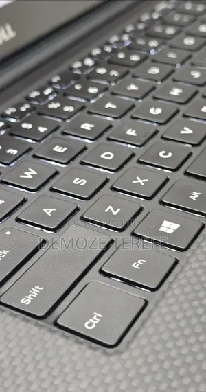 New Laptop Dell Precision 5520 16GB Intel Core i7 SSD 512GB