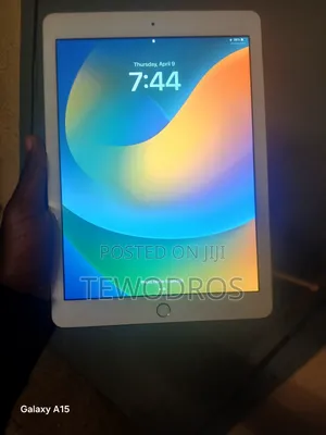 Apple iPad 5 (2022) 32 GB Pink