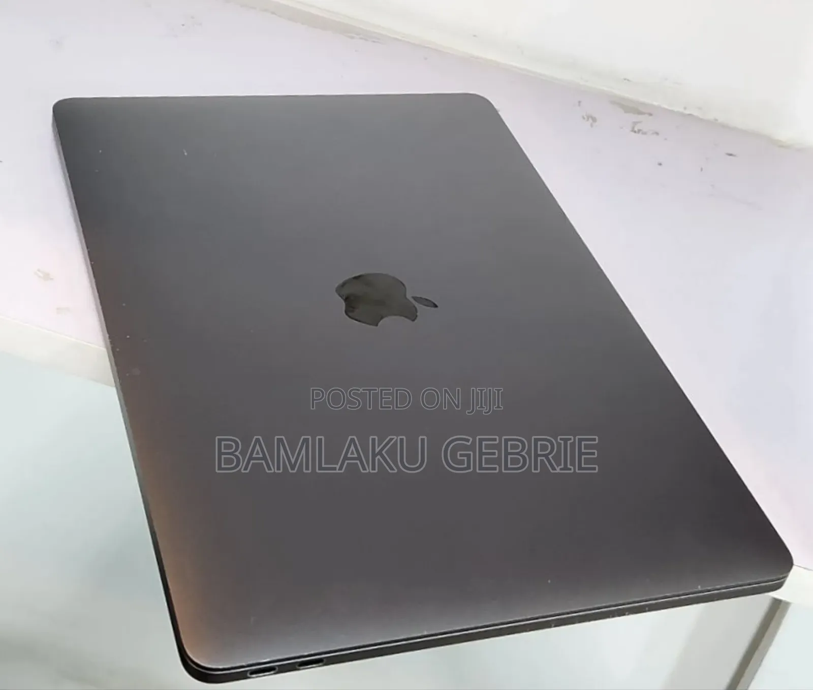 New Laptop Apple MacBook Pro 2017 8GB Intel Core i5 SSD 256GB