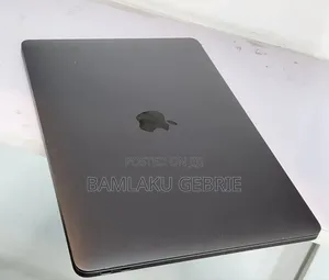 New Laptop Apple MacBook Pro 2017 8GB Intel Core i5 SSD 256GB