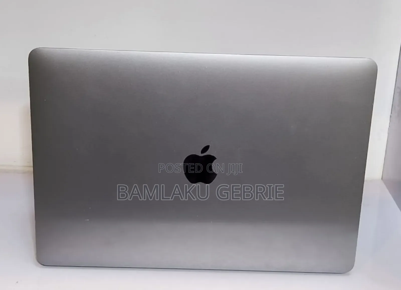 New Laptop Apple MacBook Pro 2017 8GB Intel Core i5 SSD 256GB