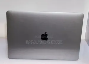 New Laptop Apple MacBook Pro 2017 8GB Intel Core i5 SSD 256GB