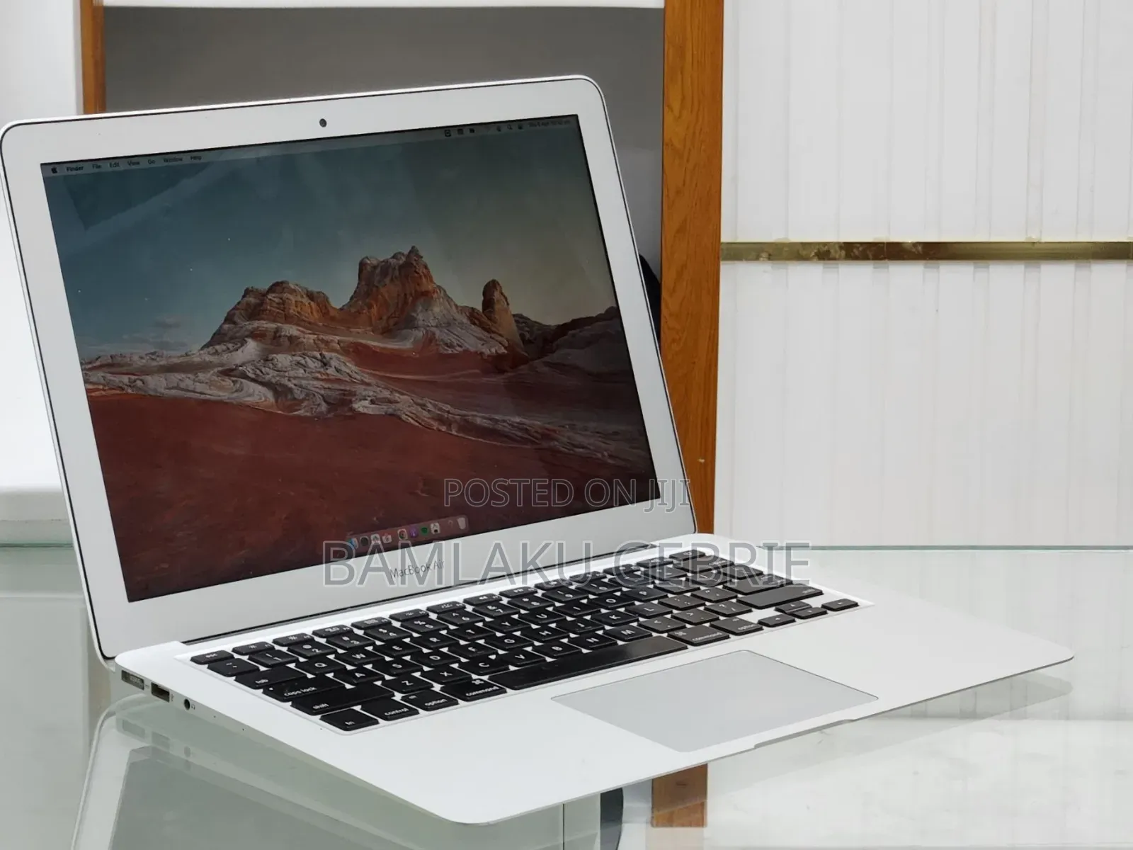 New Laptop Apple MacBook Air 2015 8GB Intel Core i5 SSD 128GB