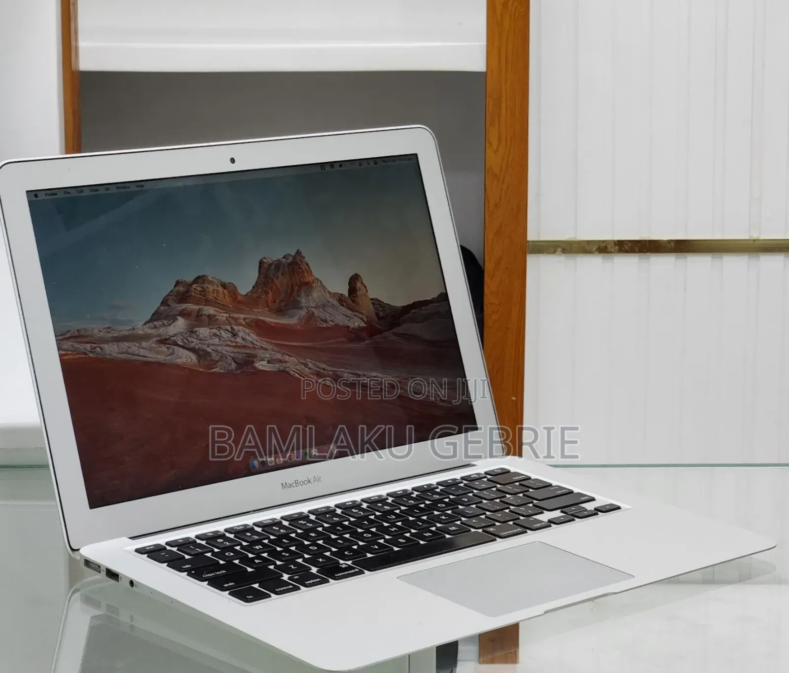 New Laptop Apple MacBook Air 2015 8GB Intel Core i5 SSD 128GB