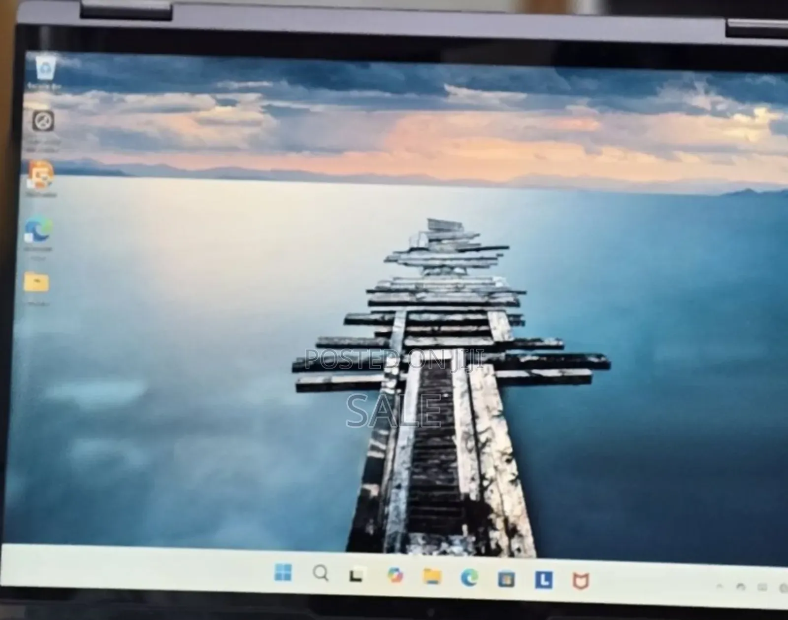 New Laptop Lenovo Yoga 7i 16GB Intel Core Ultra 7 SSD 512GB