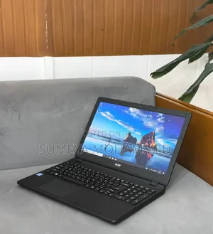 Laptop Acer AS5755 4GB Intel Celeron HDD 500GB
