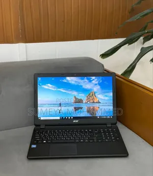 Laptop Acer AS5755 4GB Intel Celeron HDD 500GB