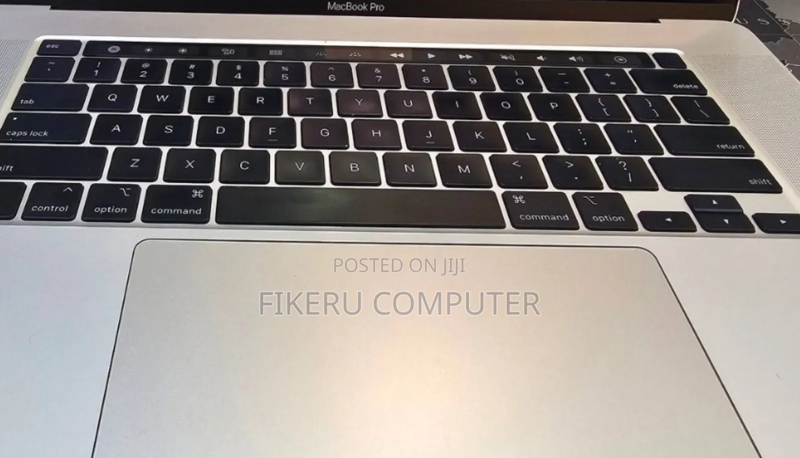 New Laptop Apple MacBook Pro 2019 16GB Intel Core i7 SSD 512GB