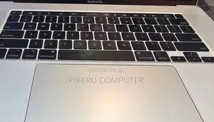 New Laptop Apple MacBook Pro 2019 16GB Intel Core i7 SSD 512GB