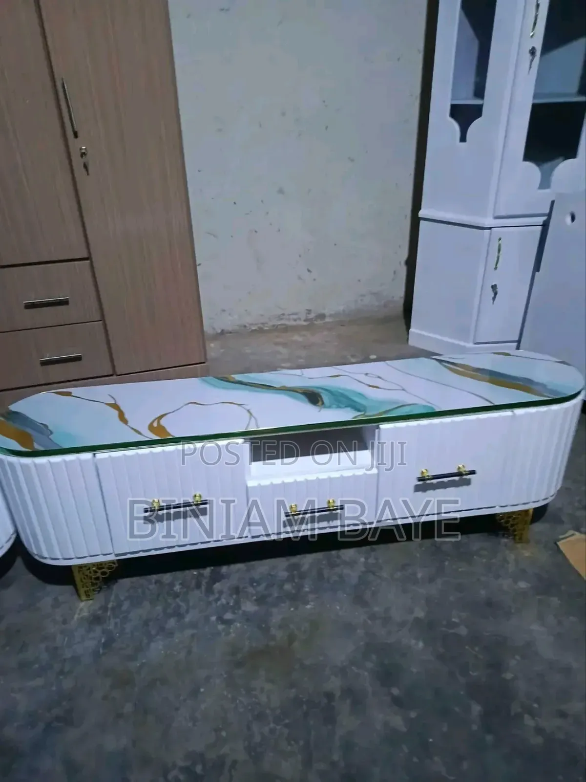 150 Tv Stand