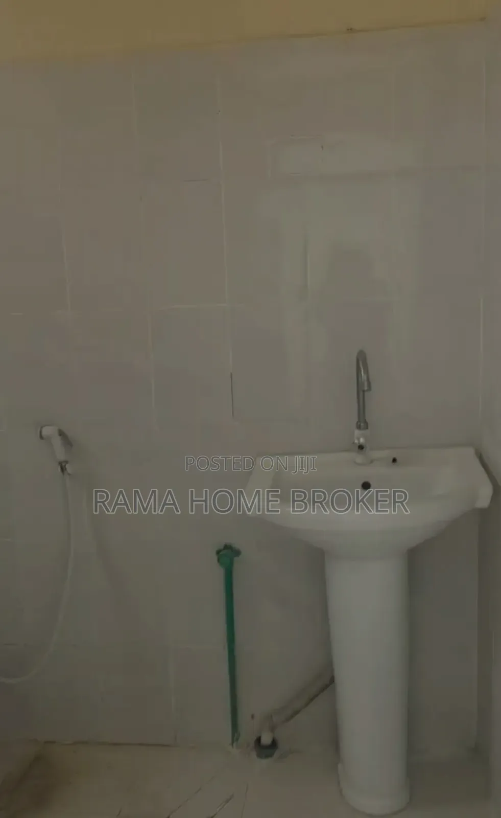 Furnished 3bdrm Condo in አያት 49 40/60 ኮንዶሚኒየም, Yeka for sale