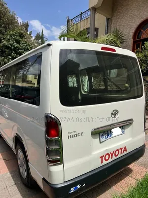 Toyota HiAce 2014 White