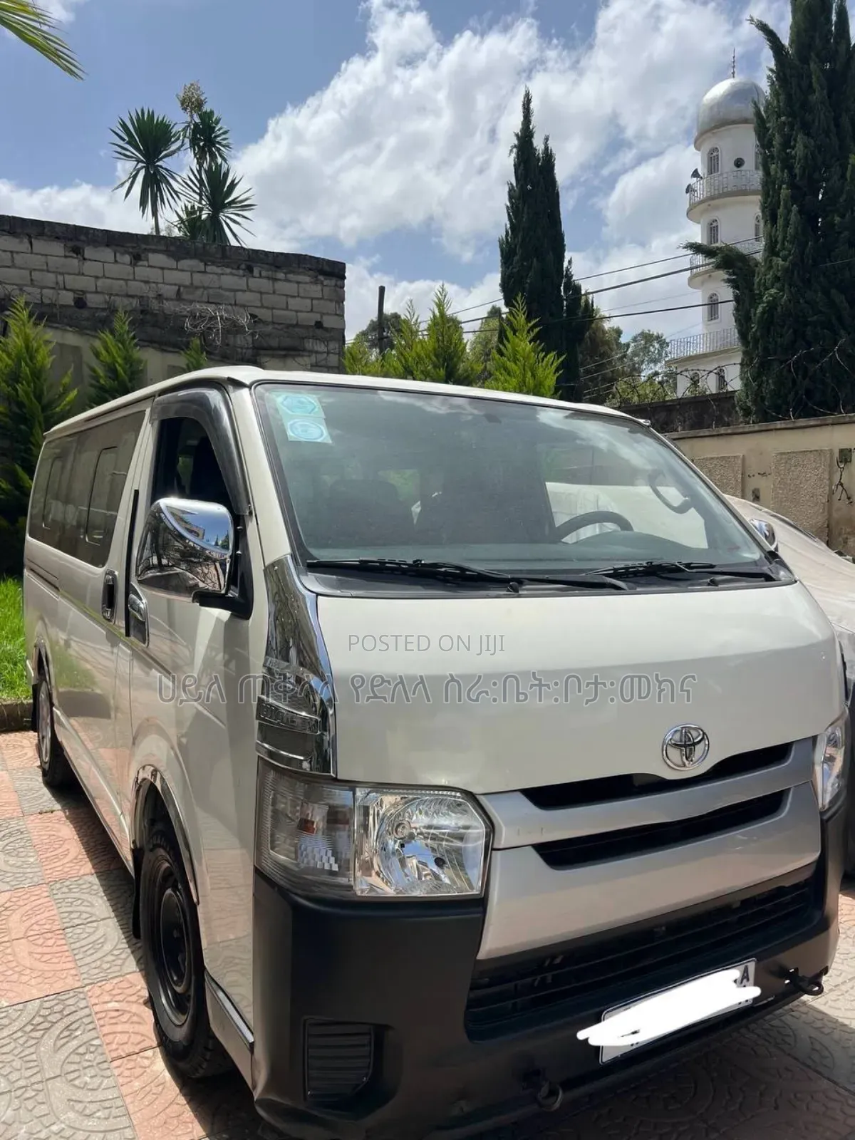 Toyota HiAce 2014 White