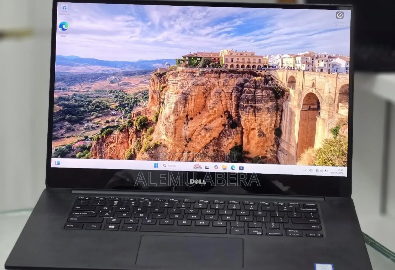 New Laptop Dell Precision 5520 16GB Intel Core i7 SSD 512GB