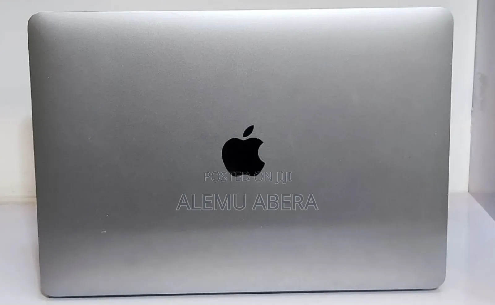 New Laptop Apple MacBook Pro 2017 8GB Intel Core i5 SSD 256GB
