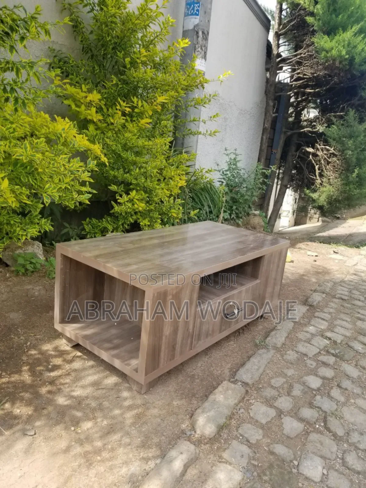 ዘመናዊ Center Table
