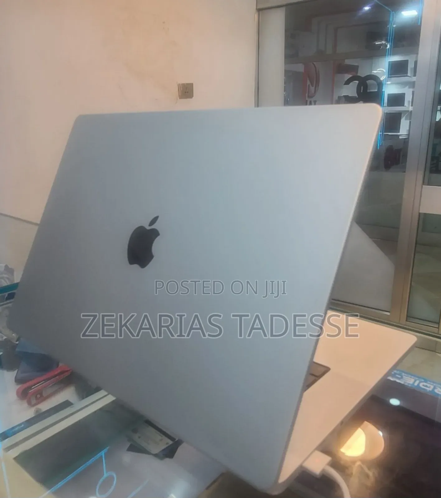 New Laptop Apple MacBook Pro M1 32GB Apple M1 Max SSD 1T